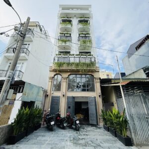 TÒA KHÁCH SẠN VEN SÔNG VIP - HĐ KHOÁN 1.3 TỶ/NĂM